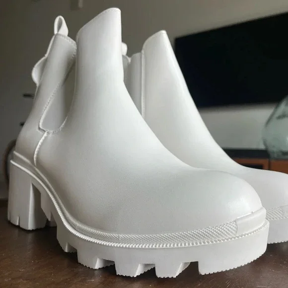 NEW White Chunky Platform Rubber Ankle Boots Size 7 - Picture 1 of 6
